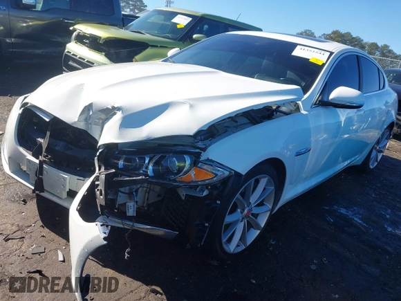 2015 Jaguar XF V6 Portfolio with VIN SAJWA0F7XF8U64372, listed as a IAAI auction lot 41352544 with 62,307 mi miles. Bid and sale history available at carsss.com. Image 17.