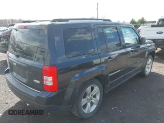 2014 Jeep Patriot Latitude with VIN 1C4NJRFB1ED846282, listed as a IAAI auction lot 41912886 with 107,657 mi miles. Bid and sale history available at carsss.com. Image 4.