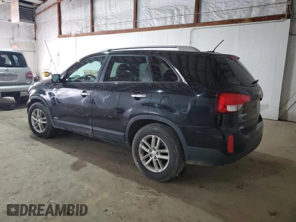 2015 Kia Sorento LX z VIN 5XYKTCA69FG593865, wystawiony jako Copart lot #49466205 z przebiegiem 128 270 mil mil oraz Szkoda całkowita • Salvage title. Historia ofert i sprzedaży dostępna na DreamBid. Obrazek 2.