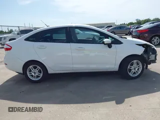 2017 Ford Fiesta SE z VIN 3FADP4BJ1HM126375, wystawiony jako IAAI lot #42244318 z przebiegiem 70 829 mil mil oraz . Historia ofert i sprzedaży dostępna na DreamBid. Obrazek 14.