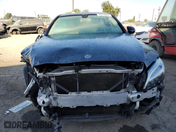 2019 Mercedes-Benz C 300 z VIN 55SWF8DB0KU310090, wystawiony jako Copart lot #78418004 z przebiegiem 123 227 mil mil oraz Szkoda całkowita • Salvage title. Historia ofert i sprzedaży dostępna na DreamBid. Obrazek 5.