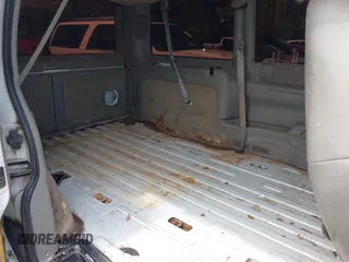 2003 Chevrolet Astro z VIN 1GNEL19X43B130950, wystawiony jako IAAI lot #42215392 z przebiegiem 276 357 mil mil oraz . Historia ofert i sprzedaży dostępna na DreamBid. Obrazek 8.