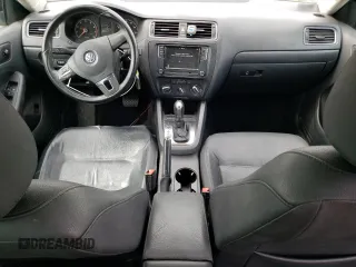 2011 Volkswagen Jetta SE z VIN 3VWDZ7AJ5BM330009, wystawiony jako Copart lot #59471075 z przebiegiem 129 657 mil mil oraz Szkoda całkowita • Salvage title. Historia ofert i sprzedaży dostępna na DreamBid. Obrazek 8.