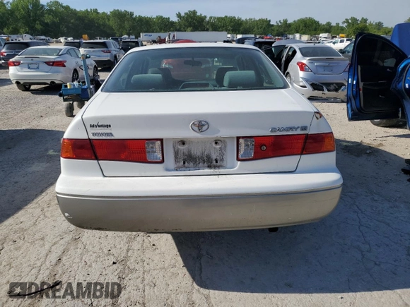 2000 Toyota Camry CE z VIN JT2BG28K8Y0467211, wystawiony jako Copart lot #55478835 z przebiegiem Nie podano mil oraz Szkoda całkowita • Salvage title. Historia ofert i sprzedaży dostępna na DreamBid. Obrazek 6.