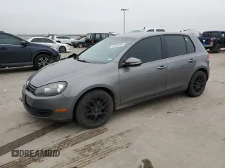 2014 Volkswagen Golf with VIN WVWDB7AJ3EW005547, listed as a Copart auction lot 44002985 with 171,999 mi miles and Salvage title. Bid and sale history available at DreamBid. Image 1.