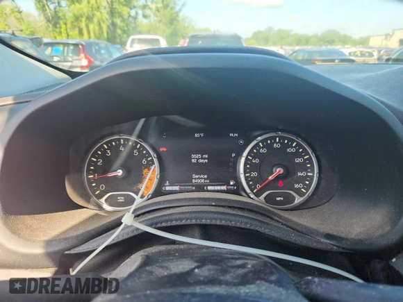 2015 Jeep Renegade Trailhawk with VIN ZACCJBCT0FPB59921, listed as a Copart auction lot 64270935 with 84,906 mi miles and Salvage title. Bid and sale history available at DreamBid. Image 9.