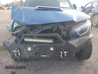 2015 Toyota Tacoma with VIN 3TMMU4FN7FM079866, listed as a IAAI auction lot 41618881 with 165,268 mi miles. Bid and sale history available at carsss.com. Image 12.