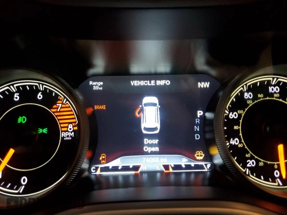 2018 Jeep Cherokee Overland with VIN 1C4PJMJX2JD614458, listed as a Copart auction lot 85475184 with 74,068 mi miles and Clean Title. Bid and sale history available at carsss.com. Image 9.