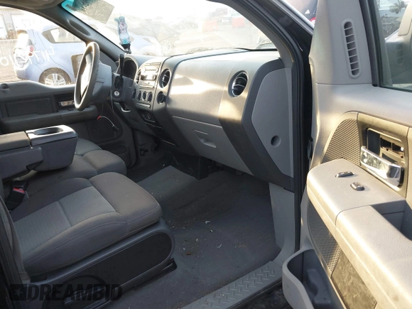 2006 Ford F-150 XL with VIN 1FTRF14W26NA53532, listed as a IAAI auction lot 41792110 with 115,264 mi miles. Bid and sale history available at carsss.com. Image 5.
