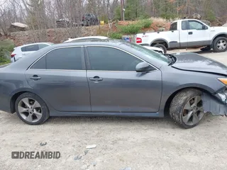 2014 Toyota Camry L with VIN 4T1BF1FK1EU352652, listed as a IAAI auction lot 41918072 with 1 mi miles. Bid and sale history available at carsss.com. Image 12.