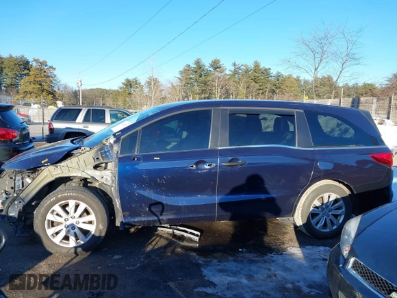 2018 Honda Odyssey LX with VIN 5FNRL6H27JB019591, listed as a IAAI auction lot 41476327 with 117,870 mi miles. Bid and sale history available at carsss.com. Image 14.