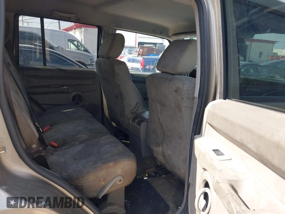 2006 Jeep Commander z VIN 1J8HH48K36C232424, wystawiony jako IAAI lot #41950150 z przebiegiem 358 947 mil mil oraz . Historia ofert i sprzedaży dostępna na DreamBid. Obrazek 8.