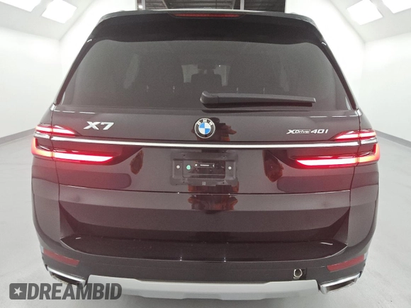 2025 BMW X7 xDrive40i z VIN 5UX23EM09S9X05528, wystawiony jako Copart lot #53862305 z przebiegiem 28 698 mil mil oraz Tytuł czysty. Historia ofert i sprzedaży dostępna na DreamBid. Obrazek 6.