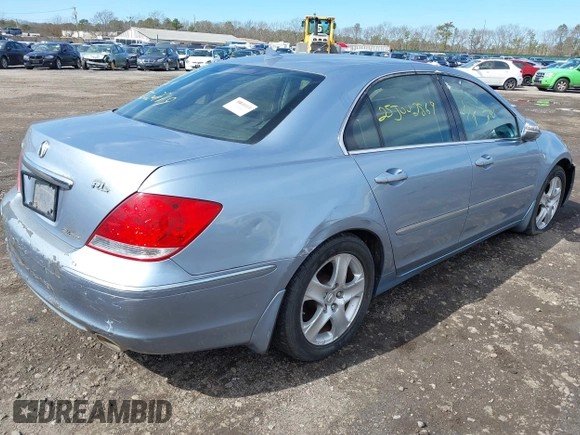 2005 Acura RL with VIN JH4KB16575C000447, listed as a IAAI auction lot 41832042 with 999,999 mi miles. Bid and sale history available at carsss.com. Image 4.