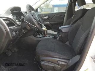 2019 Jeep Cherokee Latitude с VIN 1C4PJLCB9KD313506, выставлен на аукционе Copart как лот 52672515 с пробегом 136 496 миль миль и Списание • Salvage title. История ставок и продаж доступна на DreamBid. Изображение 7.