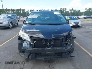 2018 Toyota Sienna XLE Auto Access Seat с VIN 5TDYZ3DC4JS962153, выставлен на аукционе IAAI как лот 42625213 с пробегом 75 006 миль миль и . История ставок и продаж доступна на DreamBid. Изображение 13.