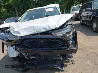 2024 Toyota Corolla Cross L z VIN 7MUAAAAG3RV093387, wystawiony jako IAAI lot #42406766 z przebiegiem 13 598 mil mil oraz . Historia ofert i sprzedaży dostępna na DreamBid. Obrazek 12.