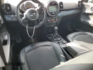2017 MINI Countryman Cooper z VIN WMZYV5C38H3E02370, wystawiony jako Copart lot #45414525 z przebiegiem 84 493 mil mil oraz Czysty tytuł • Clean title. Historia ofert i sprzedaży dostępna na DreamBid. Obrazek 8.