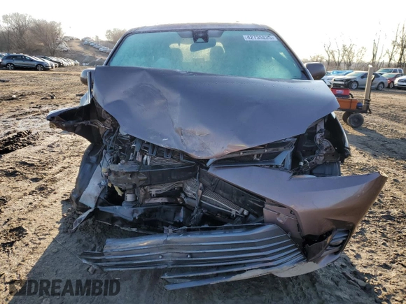 2018 Toyota Sienna XLE Auto Access Seat with VIN 5TDYZ3DC5JS961397, listed as a Copart auction lot 42735825 with 46,828 mi miles and Salvage Title. Bid and sale history available at carsss.com. Image 5.