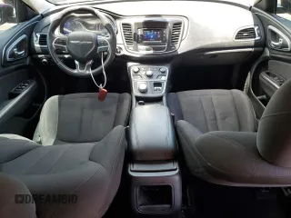 2015 Chrysler 200 Limited z VIN 1C3CCCAB6FN733384, wystawiony jako Copart lot #57103145 z przebiegiem 155 164 mil mil oraz Szkoda całkowita • Salvage title. Historia ofert i sprzedaży dostępna na DreamBid. Obrazek 8.