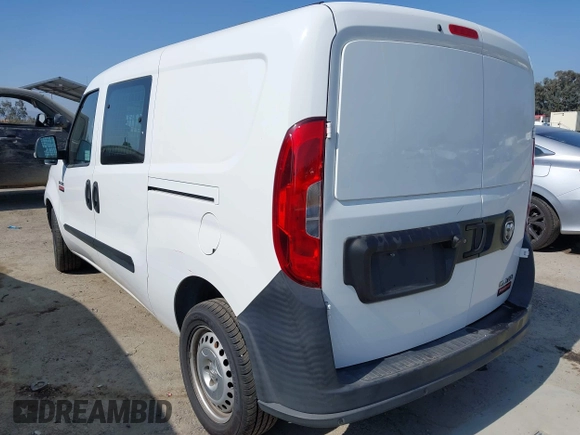 2019 Ram ProMaster City Cargo Tradesman z VIN ZFBHRFAB4K6N81095, wystawiony jako IAAI lot #42350761 z przebiegiem 93 324 mil mil oraz . Historia ofert i sprzedaży dostępna na DreamBid. Obrazek 3.