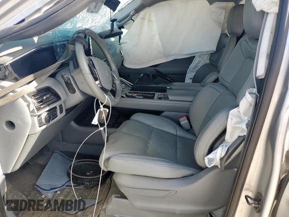 2020 Lincoln Navigator Reserve with VIN 5LMJJ2LT8LEL10853, listed as a Copart auction lot 63062835 with 21,305 mi miles and Salvage title. Bid and sale history available at DreamBid. Image 7.