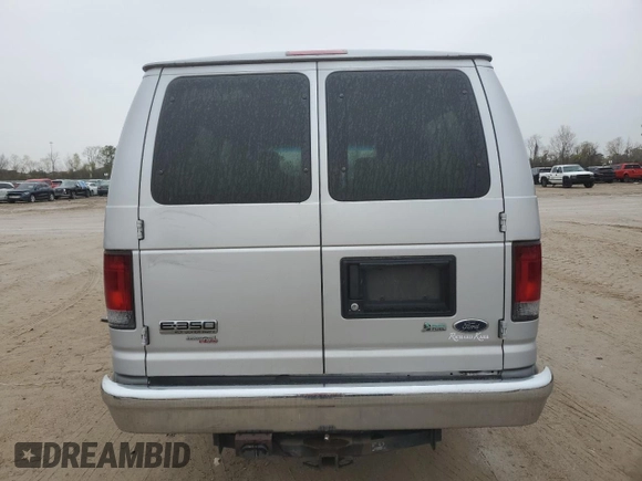 2013 Ford Econoline Passenger XL с VIN 1FBSS3BLXDDA73441, выставлен на аукционе Copart как лот 41402315 с пробегом 116 086 миль миль и Списание • Salvage title. История ставок и продаж доступна на DreamBid. Изображение 6.