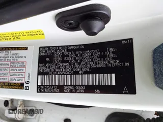 2011 Toyota 4Runner SR5 with VIN JTEZU5JR6B5028022, listed as a IAAI auction lot 42117576 with 246,000 mi miles and . Bid and sale history available at DreamBid. Image 9.