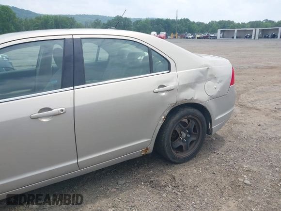 2010 Ford Fusion SE with VIN 3FAHP0HA4AR413882, listed as a IAAI auction lot 42447529 with 81,100 mi miles and . Bid and sale history available at DreamBid. Image 6.