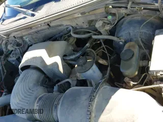 2003 Ford F-150 XLT z VIN 1FTRW07L43KD26690, wystawiony jako IAAI lot #43523370 z przebiegiem 236 701 mil mil oraz . Historia ofert i sprzedaży dostępna na DreamBid. Obrazek 13.