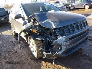 2019 Jeep Compass Latitude with VIN 3C4NJDBB4KT597331, listed as a IAAI auction lot 41664673 with 98,042 mi miles. Bid and sale history available at carsss.com. Image 6.