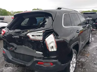 2015 Jeep Cherokee Latitude with VIN 1C4PJLCB0FW676917, listed as a IAAI auction lot 41928270 with 181,134 mi miles and . Bid and sale history available at carsss.com. Image 6.