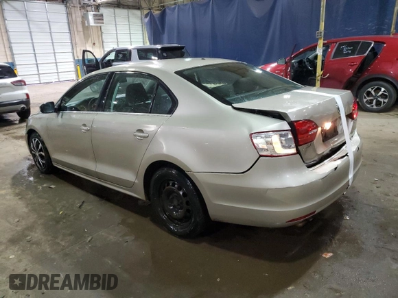 2013 Volkswagen Jetta SE z VIN 3VWDX7AJ7DM235072, wystawiony jako Copart lot #87107304 z przebiegiem 142 286 mil mil oraz Czysty tytuł • Clean title. Historia ofert i sprzedaży dostępna na DreamBid. Obrazek 2.