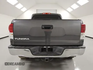 2011 Toyota Tundra z VIN 5TFEY5F10BX115722, wystawiony jako Copart lot #47325435 z przebiegiem 231 924 mil mil oraz Czysty tytuł • Clean title. Historia ofert i sprzedaży dostępna na DreamBid. Obrazek 6.