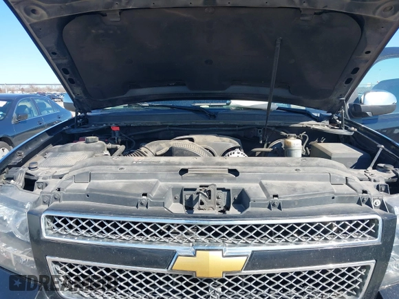 2013 Chevrolet Tahoe LTZ with VIN 1GNSKCE0XDR350970, listed as a IAAI auction lot 41704253 with 126,653 mi miles and . Bid and sale history available at DreamBid. Image 10.