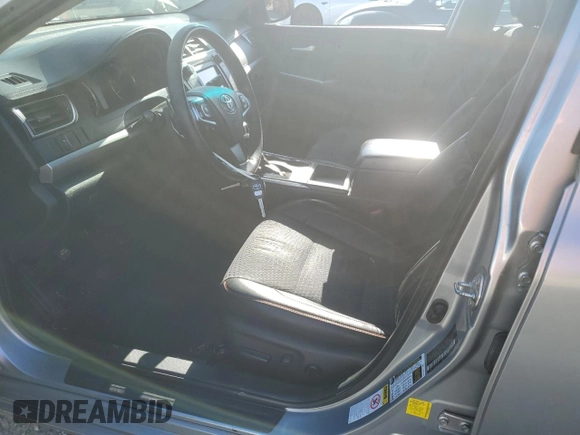 2015 Toyota Camry XLE z VIN 4T1BF1FKXFU100867, wystawiony jako Copart lot #58557775 z przebiegiem 343 934 mil mil oraz Szkoda całkowita • Salvage title. Historia ofert i sprzedaży dostępna na DreamBid. Obrazek 7.