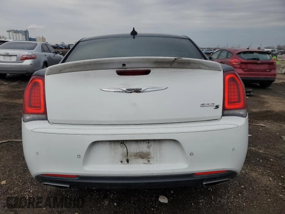 2015 Chrysler 300 S with VIN 2C3CCABG1FH921334, listed as a Copart auction lot 46820525 with 189,656 mi miles and Salvage Title. Bid and sale history available at DreamBid. Image 6.