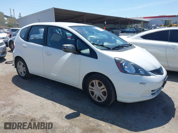 2009 Honda Fit z VIN JHMGE88239S045275, wystawiony jako IAAI lot #42142589 z przebiegiem 145 964 mil mil oraz . Historia ofert i sprzedaży dostępna na DreamBid. Obrazek 1.
