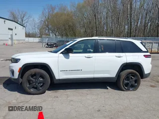 2024 Jeep Grand Cherokee Limited with VIN 1C4RJHBG5R8600766, listed as a IAAI auction lot 42110938 with 13,188 mi miles and . Bid and sale history available at DreamBid. Image 14.