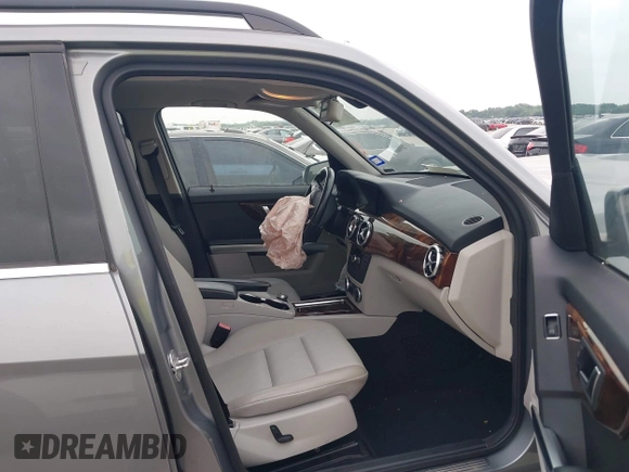 2013 Mercedes-Benz GLK 350 with VIN WDCGG5HB4DF985476, listed as a IAAI auction lot 42257463 with 104,221 mi miles and . Bid and sale history available at DreamBid. Image 5.