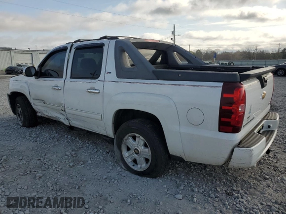 2011 Chevrolet Avalanche LT z VIN 3GNTKFE31BG213283, wystawiony jako Copart lot #48670295 z przebiegiem 142 371 mil mil oraz Szkoda całkowita • Salvage title. Historia ofert i sprzedaży dostępna na DreamBid. Obrazek 2.
