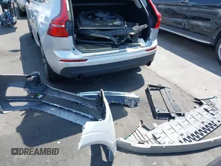 2020 Volvo XC60 Momentum z VIN YV4102DK8L1429104, wystawiony jako IAAI lot #42432652 z przebiegiem 35 429 mil mil oraz . Historia ofert i sprzedaży dostępna na DreamBid. Obrazek 12.