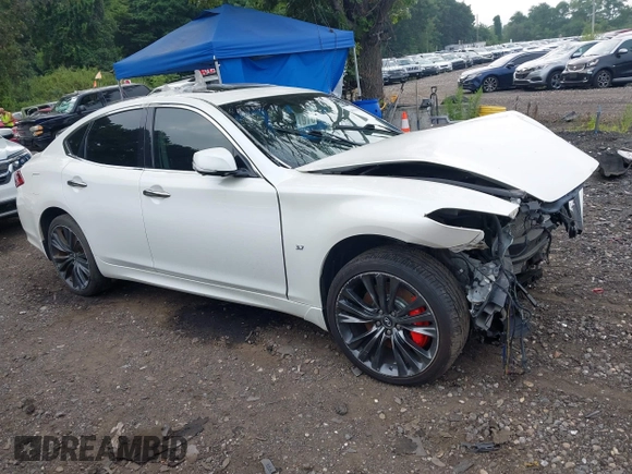 2016 Infiniti Q70 with VIN JN1BY1AR3GM270723, listed as a IAAI auction lot 40029163 with 80,411 mi miles. Bid and sale history available at carsss.com. Image 13.
