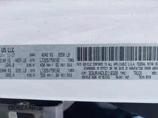2018 Ram ProMaster Cargo z VIN 3C6URVHG3JE116329, wystawiony jako IAAI lot #42331735 z przebiegiem 161 377 mil mil oraz . Historia ofert i sprzedaży dostępna na DreamBid. Obrazek 9.