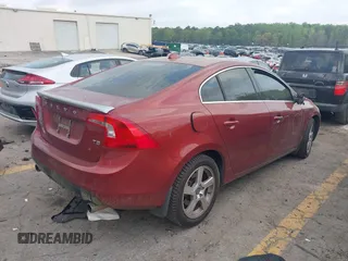 2013 Volvo S60 T5 Premier with VIN YV1612FSXD2208192, listed as a IAAI auction lot 41952296 with 197,095 mi miles. Bid and sale history available at carsss.com. Image 4.