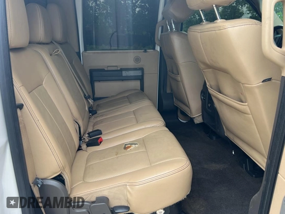 2014 Ford F-250 XL z VIN 1FT7W2BT2EEA07462, wystawiony jako Copart lot #56959795 z przebiegiem 327 167 mil mil oraz Czysty tytuł • Clean title. Historia ofert i sprzedaży dostępna na DreamBid. Obrazek 6.