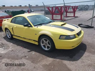 2003 Ford Mustang GT Deluxe z VIN 1FAFP42X43F394679, wystawiony jako IAAI lot #42129223 z przebiegiem 135 472 mil mil oraz . Historia ofert i sprzedaży dostępna na DreamBid. Obrazek 1.