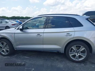 2025 Audi Q5 S line Premium z VIN WA1GAAFYXS2020823, wystawiony jako IAAI lot #42318926 z przebiegiem 9805 mil mil oraz . Historia ofert i sprzedaży dostępna na DreamBid. Obrazek 15.