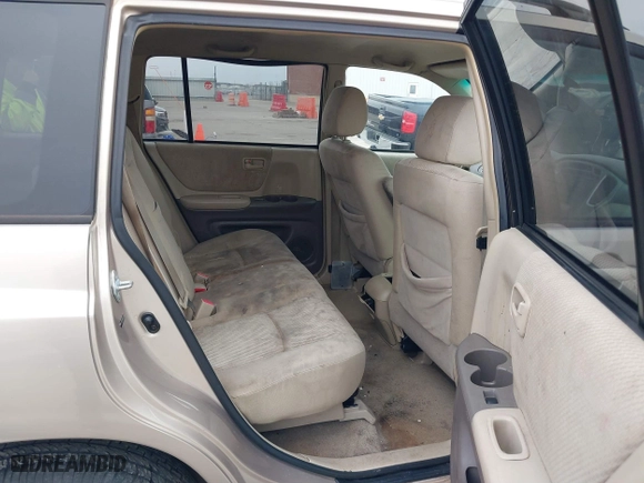 2006 Toyota Highlander with VIN JTEGP21A460115251, listed as a IAAI auction lot 41704239 with 207,327 mi miles. Bid and sale history available at carsss.com. Image 8.
