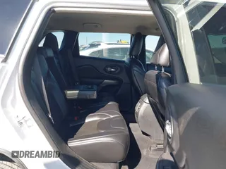 2019 Jeep Cherokee Latitude Plus with VIN 1C4PJLLNXKD290098, listed as a IAAI auction lot 40840063 with 202,244 mi miles and . Bid and sale history available at DreamBid. Image 8.